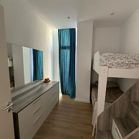 Apartment Four C 110-b Gc *